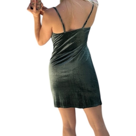 NWOT Pink Rose Cowl Neck Velvet Mini Dress Women’s XS Green Holiday Fall Revolve - Picture 7 of 12